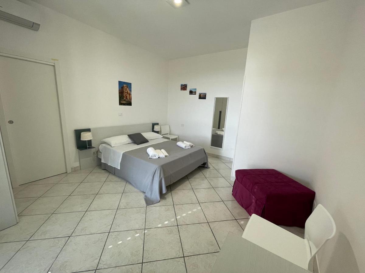 Casa Crispi Hotel Noto Eksteriør billede
